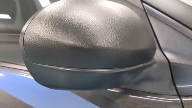 Hexis Black leather grain vinyl during and after wrapping. смотреть онлайн