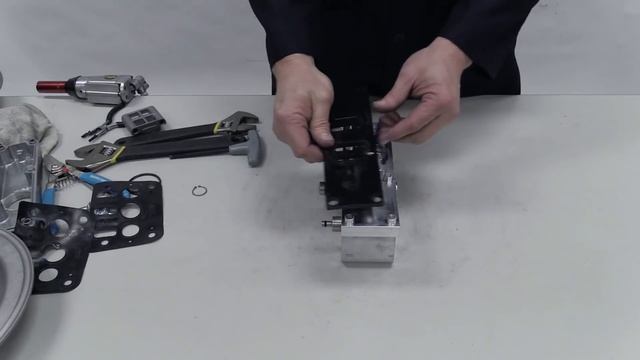 How to install Wilden® Air Kits on Wilden Metal AODD Pumps with the Pro-Flo SHIFT® ADS смотреть онлайн