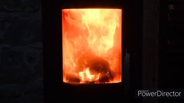 Arctic 5 wood burning stove - lighting, burning, using the fire to clean the window смотреть онлайн