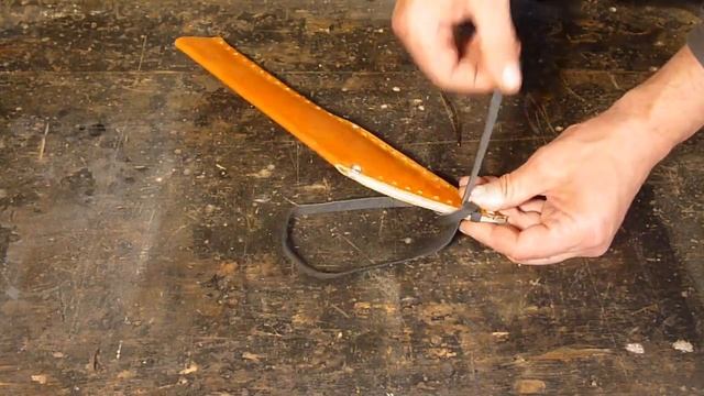 Ножны из пластиковой трубы, старой сумки и прочего хлама. смотреть онлайн