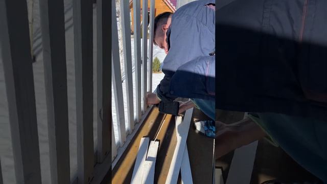 Как заделать дыру на балконе