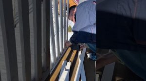 Как заделать дыру на балконе