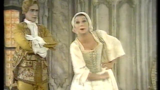 Arlecchino Servitore Di Due Padroni  C. Goldoni