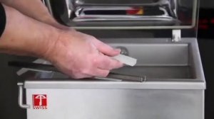 Как менять масло в вакуумном упаковщике?