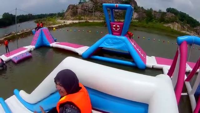JS FLOAT CITY at Tadom Hill Resort, Banting смотреть онлайн