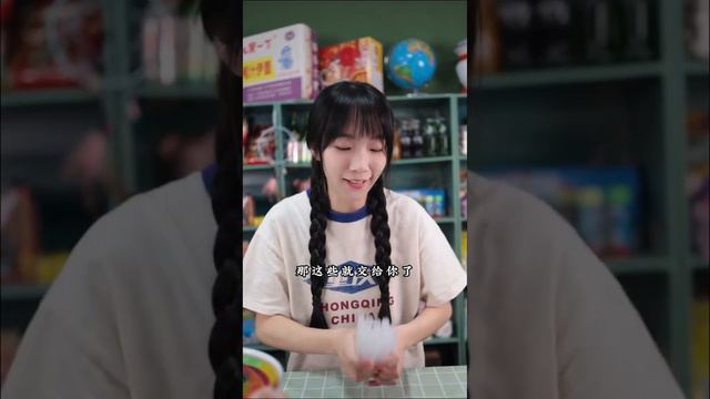 小搪瓷玩遊戲輸了，做石榴牛奶冰沙和氣泡石榴汁，小月月吃的停不下來！ 【童年鋪子】 смотреть онлайн