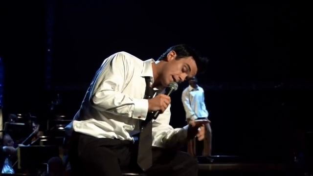 Robbie Williams LIVE At The Royal Albert Hall 2001 смотреть онлайн
