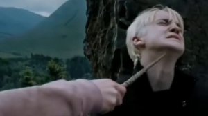 Гермиона Грейнджер бьёт Драко Малфоя .                  #хогвартс #малфой #грейнджер #поттер #уизли