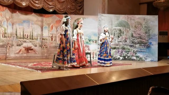 Три девицы из 4 д класса смотреть онлайн