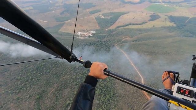 Um voo de trike e contando um pouco da história dessa aeronave. смотреть онлайн