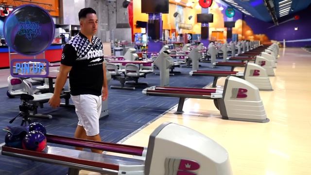 OUTHOOKS THE PROTON PHYSIX?? | Storm Infinite Physix | Bowling Ball Review смотреть онлайн