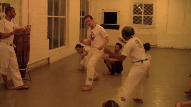 Capoeira For Beginners - London School Of Capoeira 2012