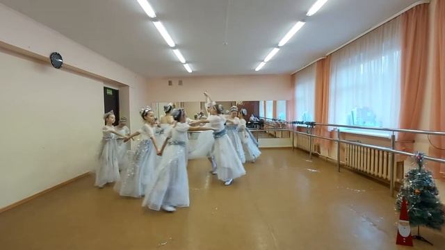 ДШИ г. Зеленоградска танец "Зимняя сказка" смотреть онлайн