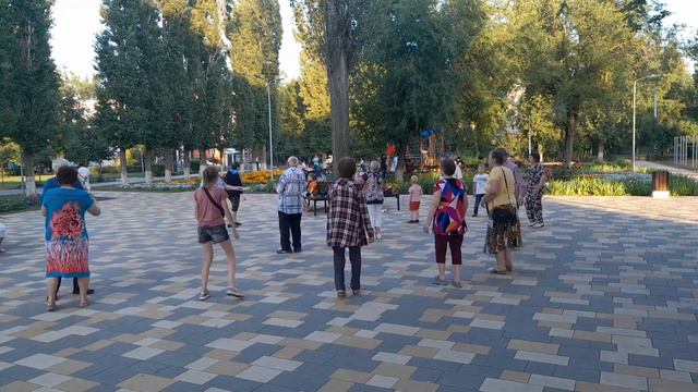 Живёт, живёт, в этом доме Галина смотреть онлайн
