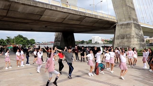 KPOP RANDOM PLAY DANCE in BANGKOK [GoToe KPOP] смотреть онлайн