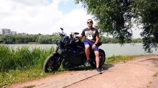 Электромотоцикл  Diavel
