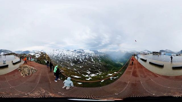 Из цикла-Отпуск в Норвегии. Dalsnibba.Вид на озеро Djupvatnet и фьорд Geirangerfjord. смотреть онлайн