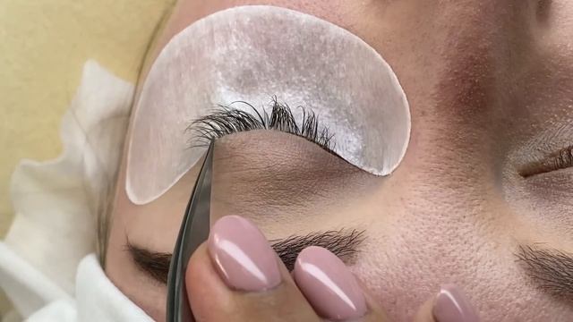 КАК НАРАЩИВАТЬ РЕСНИЦЫ? ДЛЯ НОВИЧКОВ смотреть онлайн