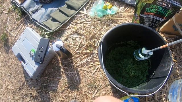 Ловля крупного ТОЛСТОЛОБА на поплавок.Отец в шоке, подсак не выдержал рыбу... смотреть онлайн
