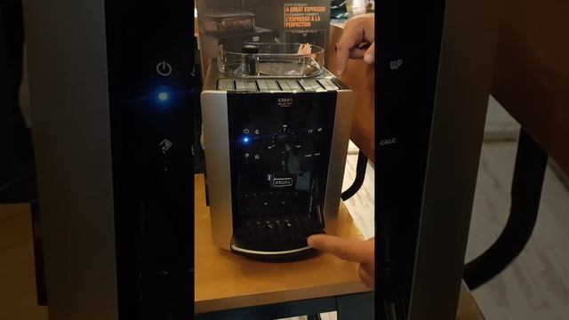 Unboxing Krups Quattro Force استخدام ماكينة كروبس الأفضل السويسرية الصنع смотреть онлайн
