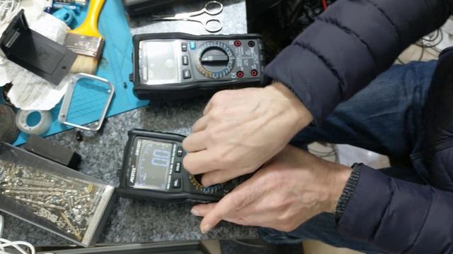 Mestek DM100C - Does The Left One Work Properly? смотреть онлайн