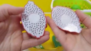 Учим фрукты и овощи. Играем с игрушечными фруктами и овощами на липучках.