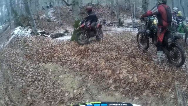 Эндуро поездка, 05.11.16 (Первый снег, пробитый картер) смотреть онлайн