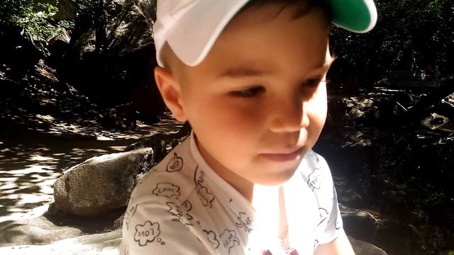 А это я в Воронцовском парке,на месте где снимали "Аленушка и братец Иванушка" смотреть онлайн