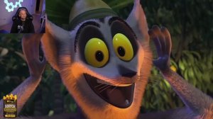 ВСЕ ШУТКИ С ПРОСМОТРА МАДАГАСКАРА | ЗУБАРЕВ СМОТРИТ МУЛЬТФИЛЬМ МАДАГАСКАР | НАРЕЗКА СМЕШНЫХ МОМЕНТО