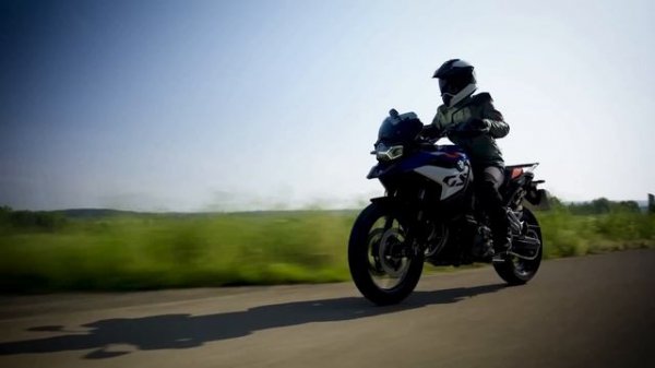 2024 BMW F 800 GS VS 2024 SUZUKI V-STROM 800