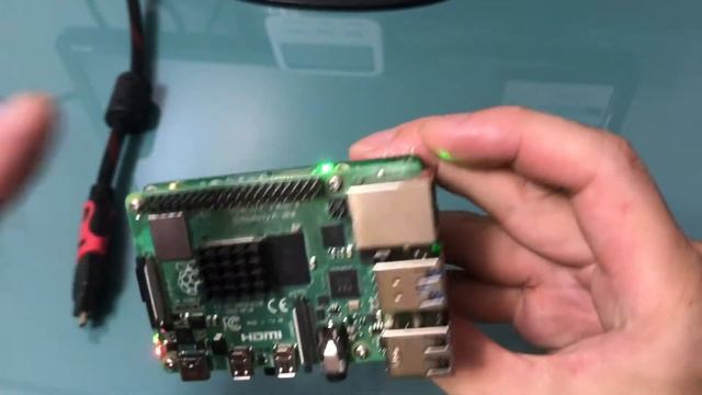 Raspberry Pi4B powered by Li-on battery module, battery lifetime test. 树莓派4B使用的电池供电模块工作时长测试 смотреть онлайн