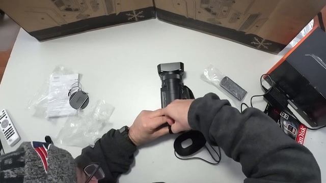 Sony FDR AX-700 Unboxing смотреть онлайн