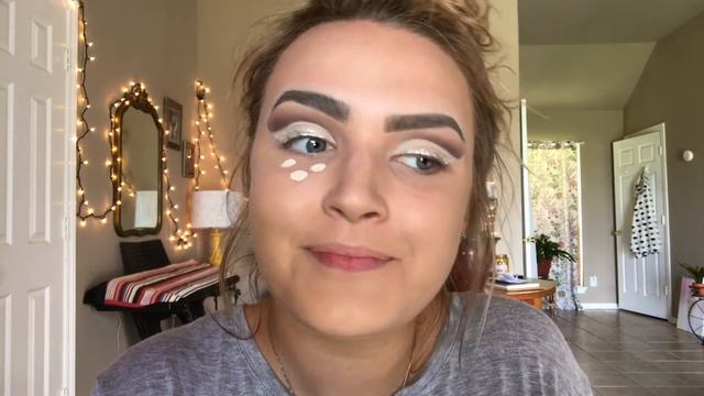 Cut Crease & Glitter Liner Makeup Tutorial! смотреть онлайн
