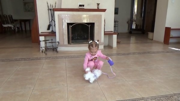 Кошечка Пушинка распаковка игрушки гуляем с кошечкой играем с котиком White cat 