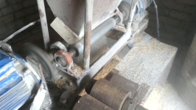 Плющилка зерна своими руками 380Вт смотреть онлайн