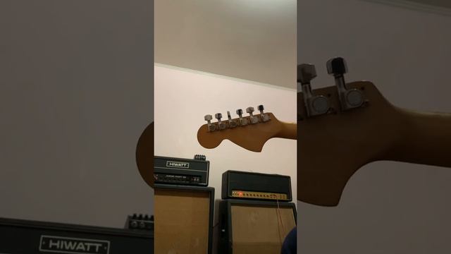 Hendrixy Tone 68 Marshall, 66 fuzz, 70 strat смотреть онлайн