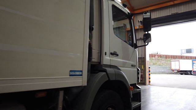 New In Stocklist For Sale: MERCEDES BENZ AXOR 1823,18 TONNE 4X2 INUSLATED BOX - 2005 - DK05 EHC смотреть онлайн