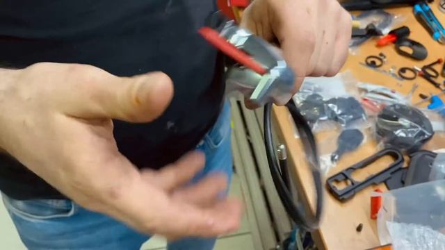 ? Specialized Diverge S-Works: Išpakavimas ir Surinkimas смотреть онлайн