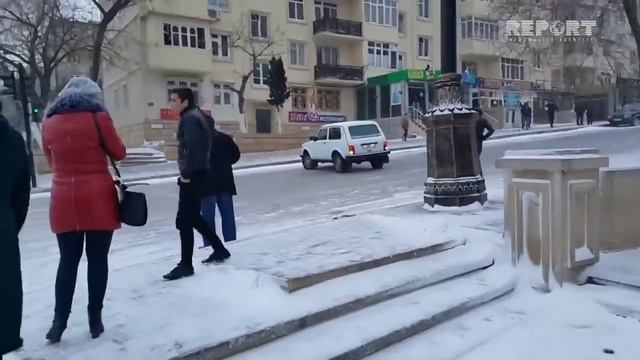 Гололед в Баку, Азербайджан смотреть онлайн