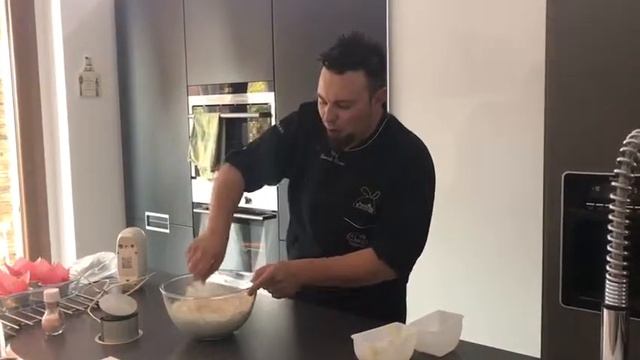 Muffin al Caffè, Amaretto di Saronno e Sale Rosa смотреть онлайн