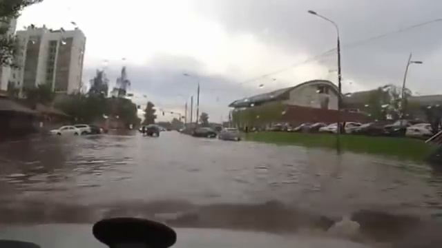 Венеция отдыхает Здесь лодка не нужна Дорога река смотреть онлайн