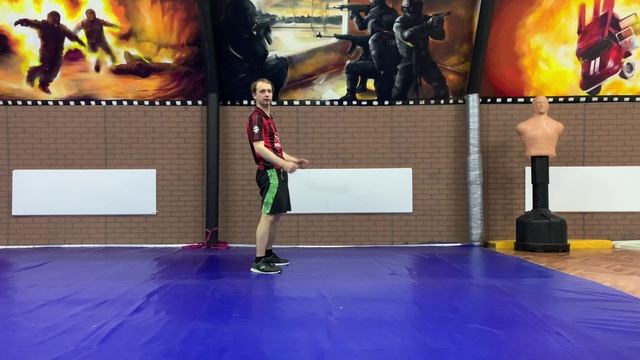 Безопасное падение на колени смотреть онлайн