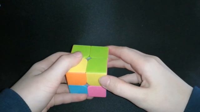 Как собрать кубик рубика 2x2?  переворачиваем углы на 2 слое 3