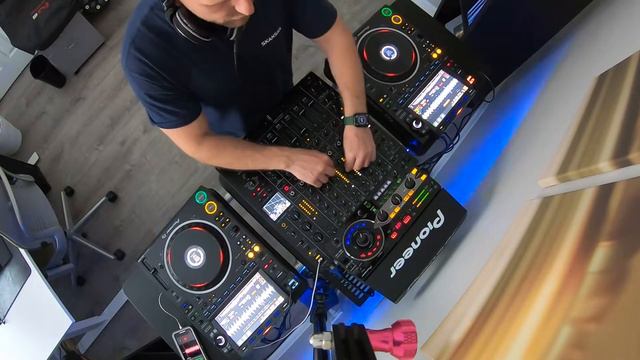 Zhenya M - Disco Jackin House Mix, April 23rd' 22, Pioneer CDJ 3000, DJM V10, RMX 1000 смотреть онлайн