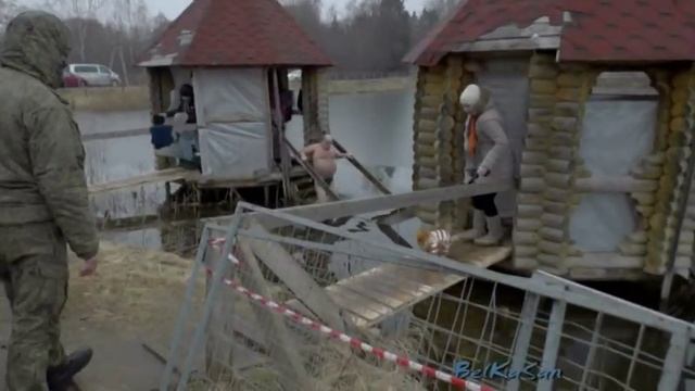 Крещение 2020.Смоленск. Красный Бор. Озеро Ключевое. Кто купался в проруби.. смотреть онлайн