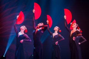 Аллегриас с веерами. Хореографический колледж "Губернская Балетная Школа" при Балете "Кострома".