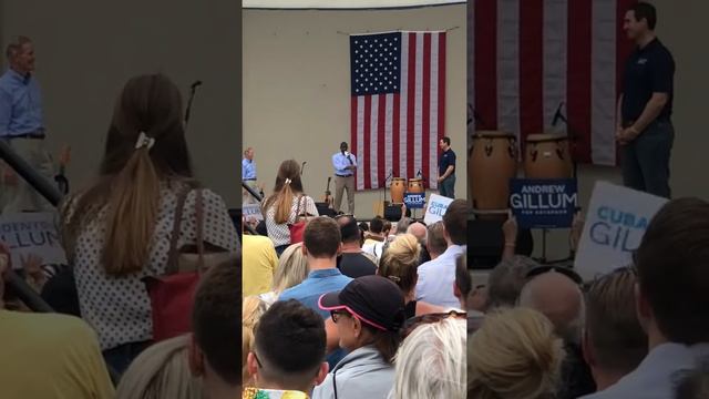 Andrew Gillum at Buffet смотреть онлайн