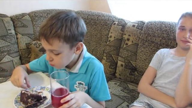 С днем рождения, сестренка! Поздравления, подарки, боулинг! смотреть онлайн