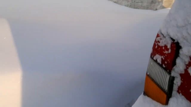 Odpalanie na mrozie 2 - Volvo 240 2.4 diesel 1992 - rok później... cold start, one year later смотреть онлайн