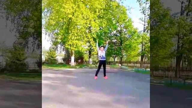 танец под песню грибы "Тает лёд " смотреть онлайн